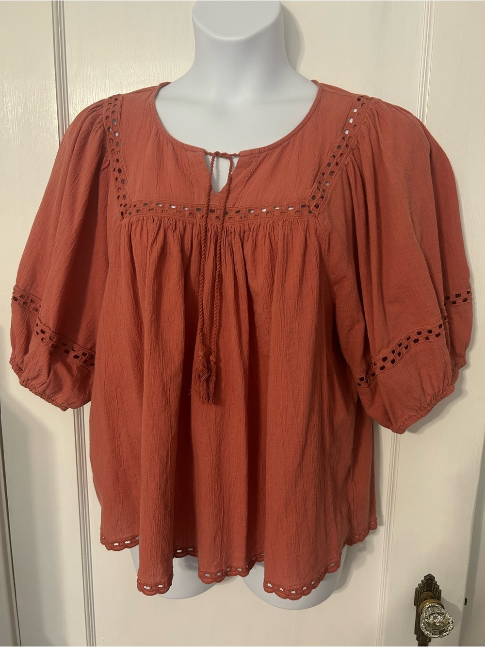 Old Navy Women’s Rust Orange Eyelet Short Sleeve Peasant Top with Tassel Tie XL